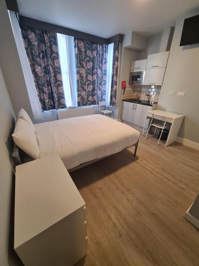 17 Elm Road Aparthotel London Exterior photo